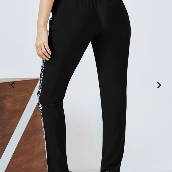 Fabletics Shea Pant Jogger - Picture 2 of 8